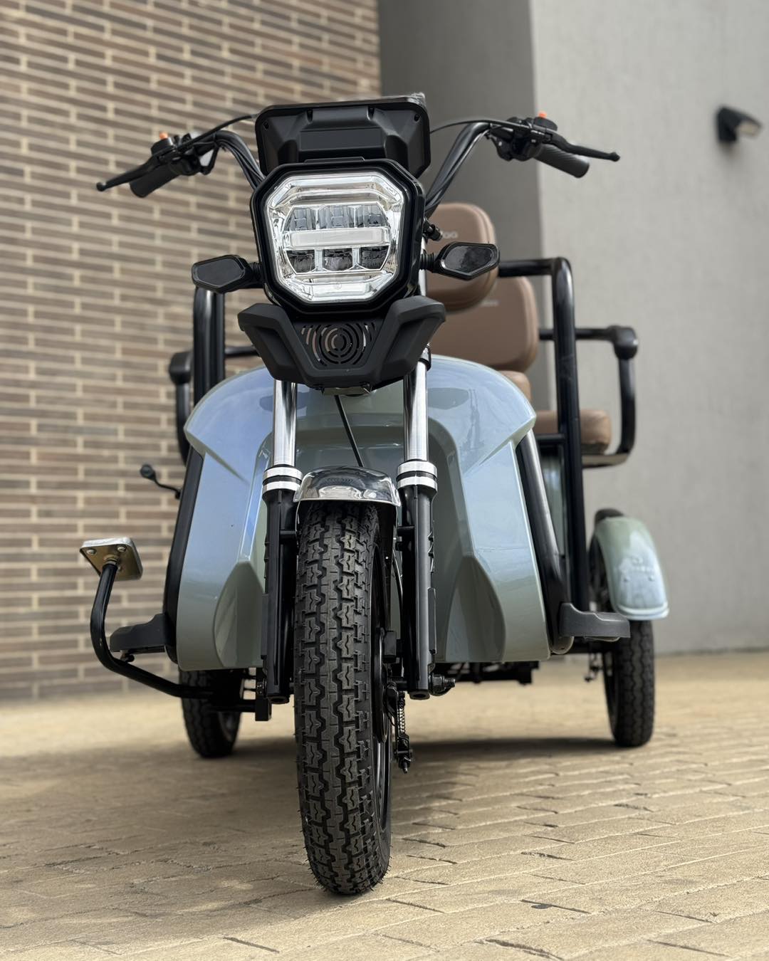 Trimoto Mobulaa Family M6